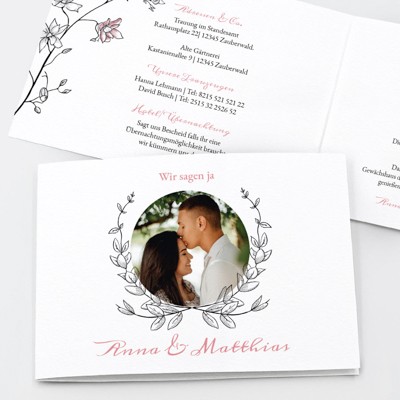 Zarte Blumen Hochzeitseinladung
